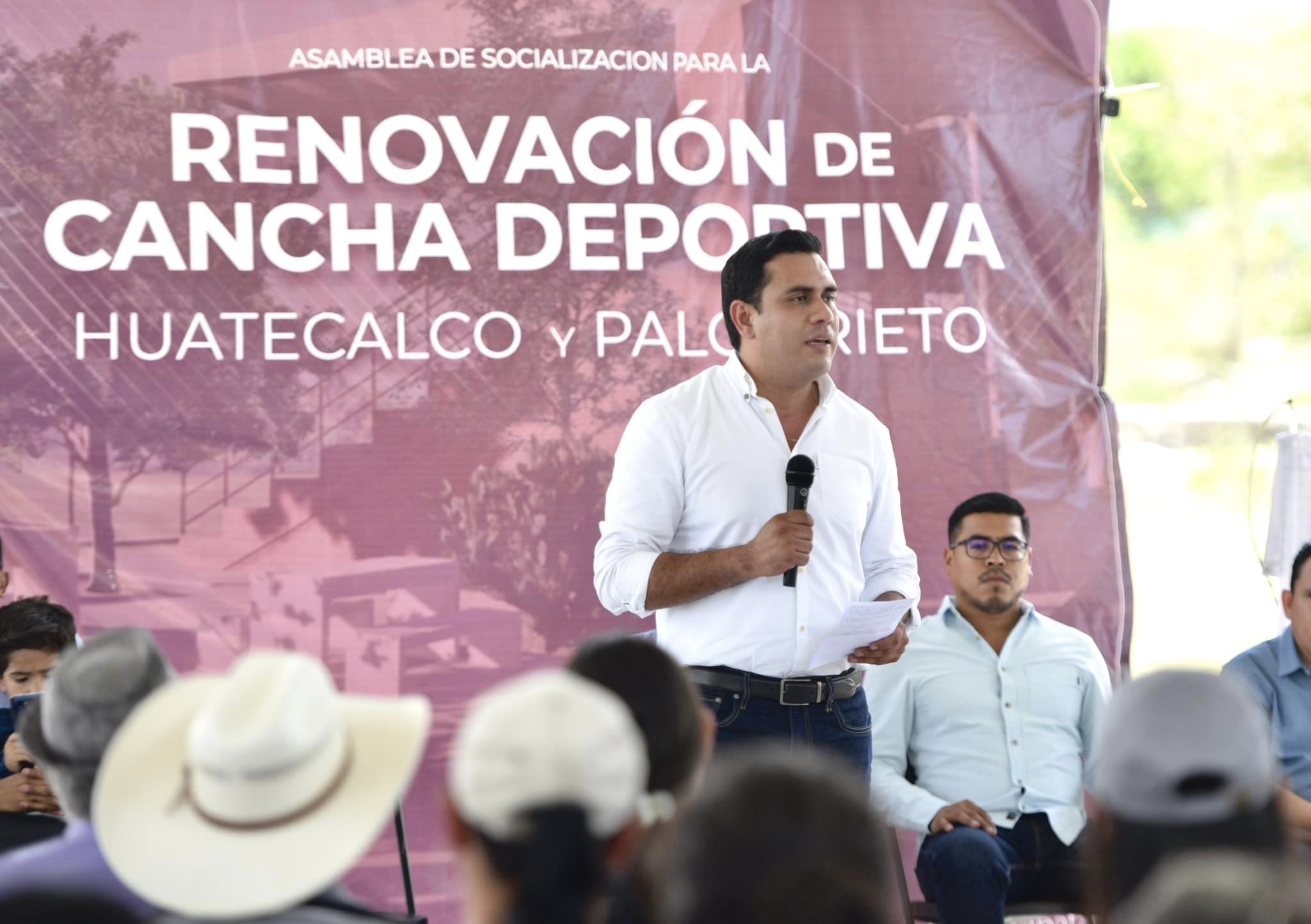 REALIZAN ASAMBLEA DE SOCIALIZACIÓN PARA DAR A CONOCER LOS PROYECTOS DE MEJORAMIENTO DE LAS CANCHAS DEPORTIVAS DE HUATECALCO Y PALO PRIETO